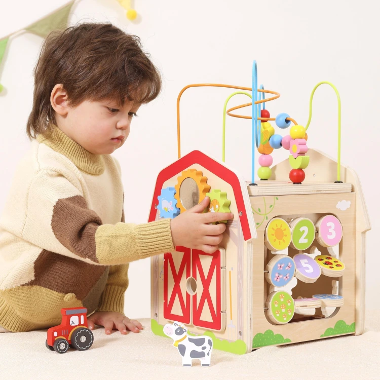 Drewniane akcesoria do zabawy dołączone do kostki edukacyjnej VIGA Farma 7w1