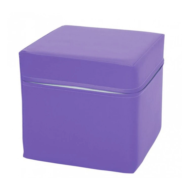 Fioletowa kostka piankowa 30 x 30 x 30 cm na jasnym tle, widoczna faktura powierzchni i proporcje elementu w zbliżeniu