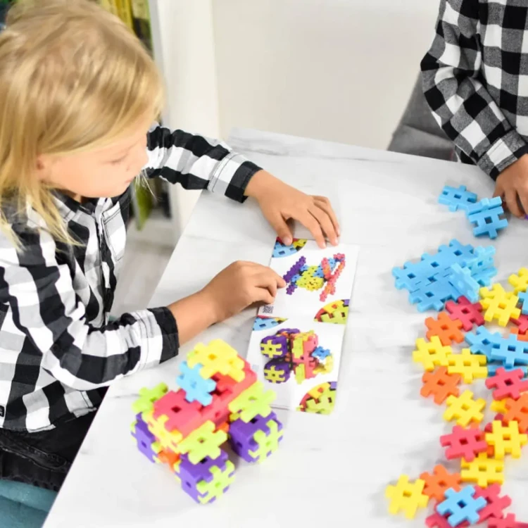 Klocki MAXI Classic MELI połączone w przestrzenną konstrukcję 3D