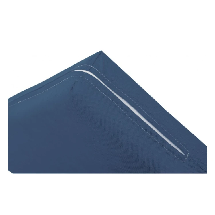 Szczegół pokrowca materaca 130 x 60 x 8 cm — membrana wodoodporna i struktura materiału Spunbond widoczne z bliska