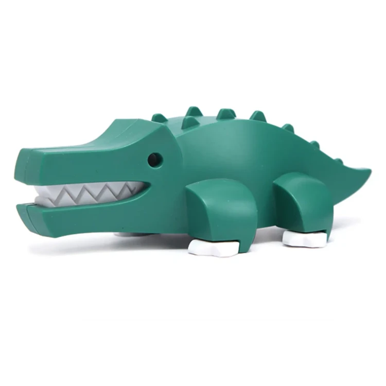Kolorowe części zestawu Magnetyczne zwierzęta 3D Safari rozłożone na stole