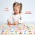 Zbliżenie na elementy puzzli do pary Literki Bright Junior Media – duże litery i zwierzątka