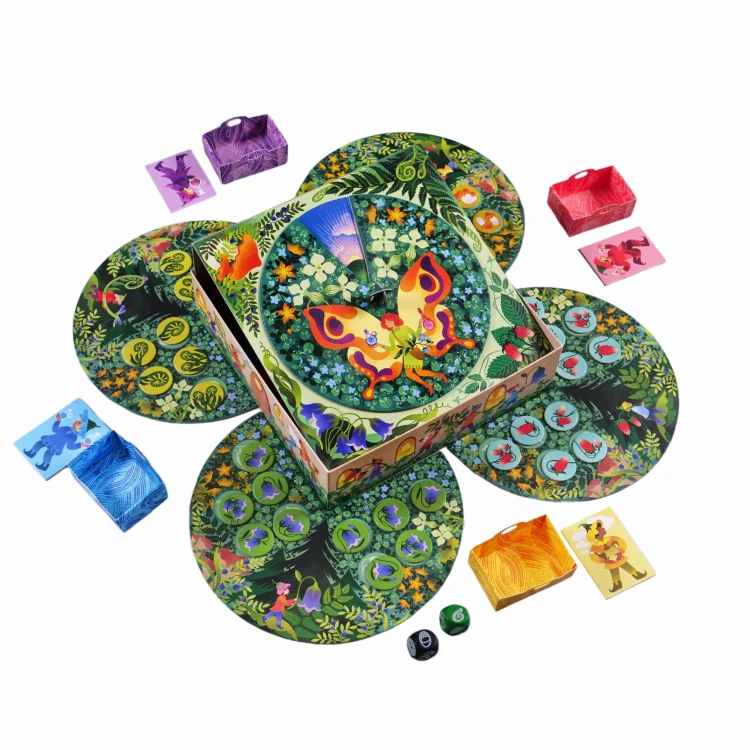 Zbliżenie na karty magicznych receptur w grze Spiżarnia wróżki Muduko PAP