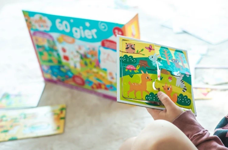 Kolekcja 60 gier Carotina Baby Lisciani dla dzieci od 2 lat do nauki przez zabawę