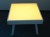 Stolik LED – ujęcie prezentujące łatwość ustawienia i kompaktowe wymiary 60×60×45 cm w praktyce