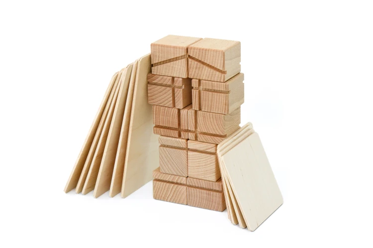 Klocki drewniane Smart Lines - naturalny materiał i precyzyjne wykonanie dla dzieci w wieku 3-6 lat