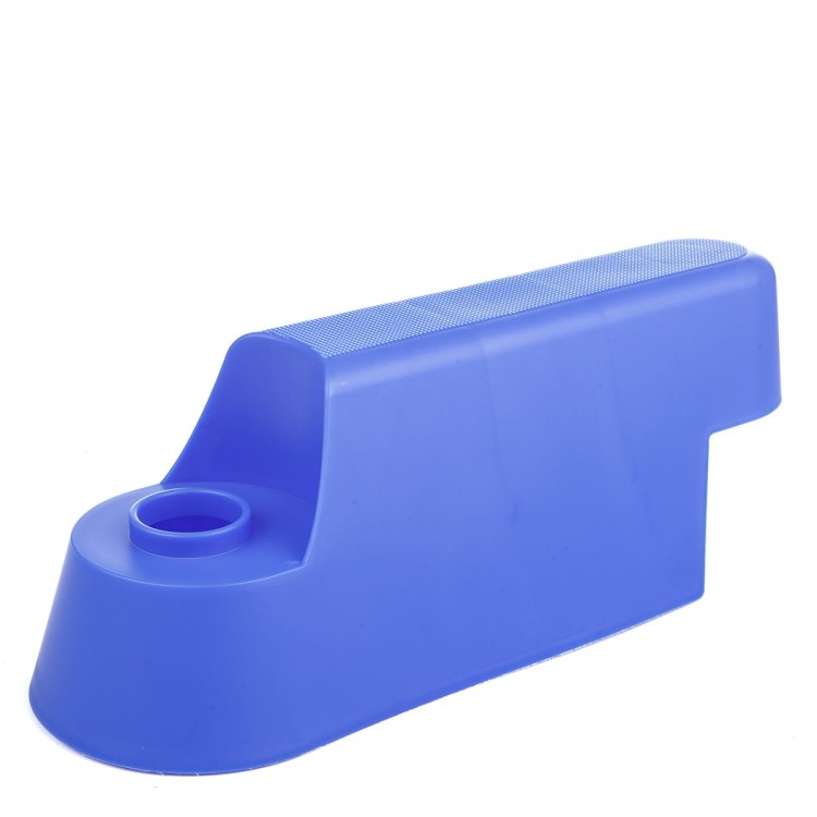 Widok z boku na element toru równoważnego Multi z uwypukleniem wysokości 15 cm oraz kształtu podstawy
