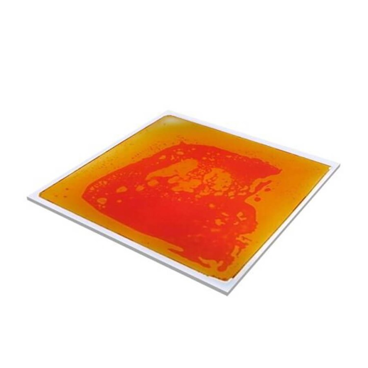 Detal płytek sensorycznych 50x50 cm z widocznym wnętrzem zawierającym nietoksyczny barwnik przesuwający się pod wpływem dotyku