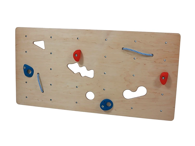 Panel modułowej ścianki 120 × 60 cm przedstawiony z bliska, widoczne mocowania i rozmieszczenie chwytów, ujęcie poziome