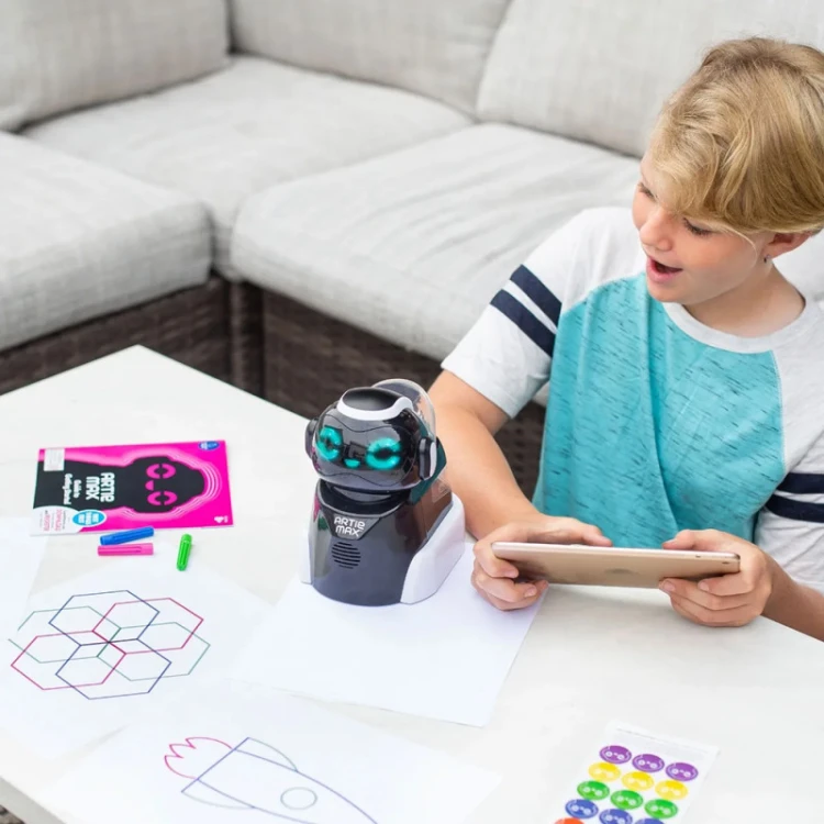 Robot Artie Max JANGAR wspierający naukę programowania przez rysowanie