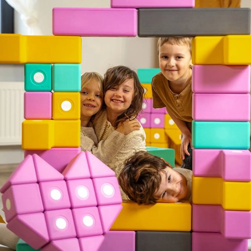 Elementy piankowe TUKI Builder — zbliżenie na teksturę pianki o zamkniętych komórkach i kapsuły magnetyczne wariant 5