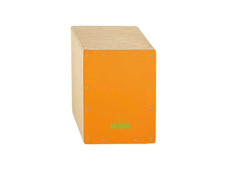 Widok z przodu na cajon dziecięcy NINO Percussion z brzozy z pomarańczowym panelem i logo