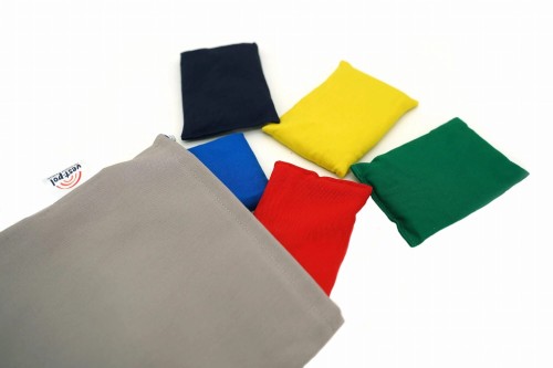 Zbliżenie na pojedynczy woreczek treningowy wykonany z bawełny Oeko‑Tex, pokazujący strukturę materiału i rozmiar 10 cm × 15 cm.