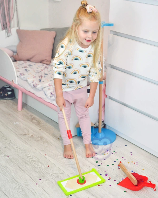 Zestaw TOOKY TOY do sprzątania dla dzieci – szczotka do kurzu i mop