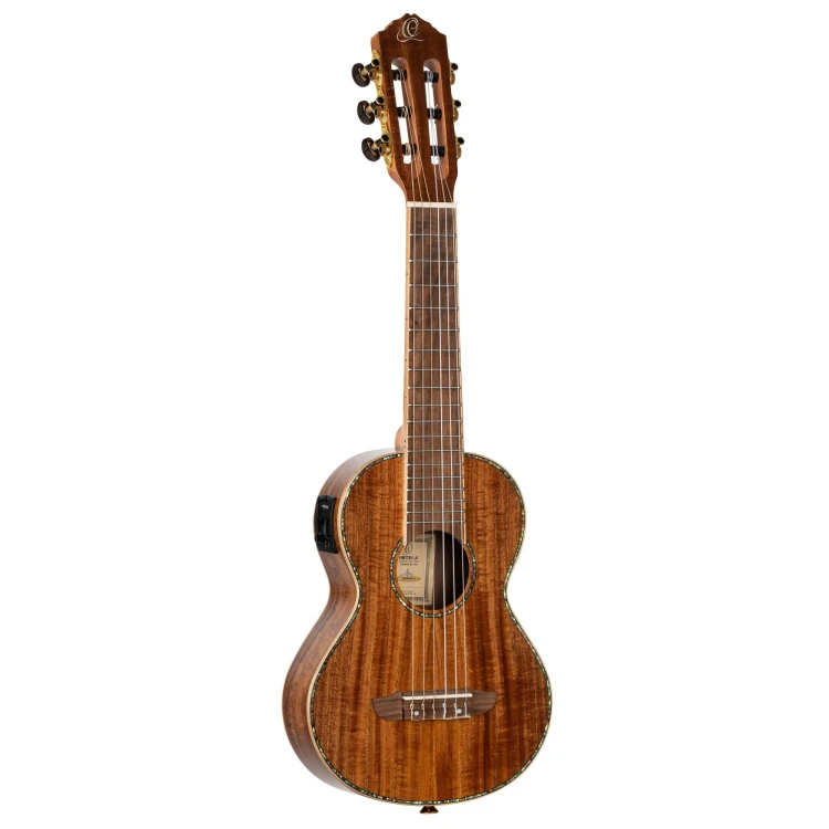 Widok guitarlele Ortega z litej akacji i gryfem z mahoniu o długości menzury 435 mm