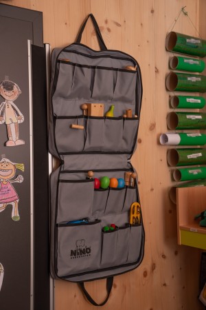 Różnorodne instrumenty perkusyjne dla dzieci, idealne do edukacji muzycznej i rytmiki