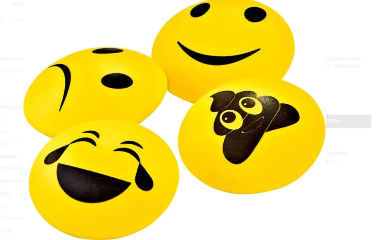 Zestaw 24 shakerów Happy Face w użyciu podczas zajęć muzycznych i rytmicznych dla dzieci w przedszkolu