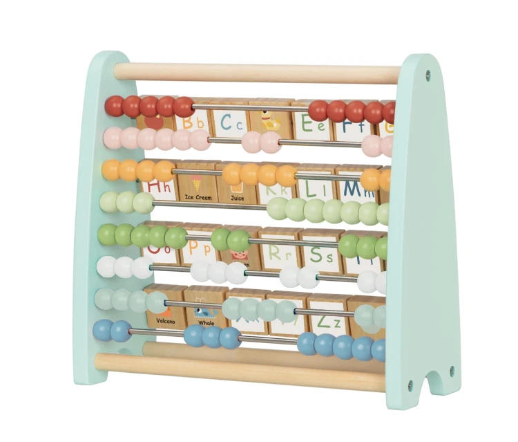 Ujęcie prezentujące oba boki liczydła TOOKY TOY z literami i koralikami w pastelowych tonach