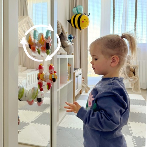 Zestaw trzech spinnerów WOOPIE BABY — pszczoła, kurczak i królik ułożone na białym tle, widok cały