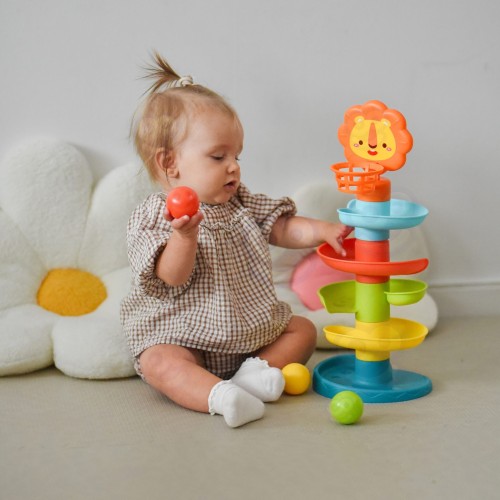 Widok na piłeczki toczące się po pięciu poziomach toru WOOPIE BABY — kolorowe ścieżki i dźwiękowe elementy