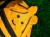 Detal skrzydełek pufy Sako Pszczoła, które szeleszczą i wspierają stymulację sensoryczną dziecka