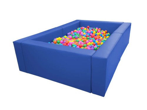 Basen na stelażu 2 x 3 m, wys. 60 cm, pokrycie KODURA i pianka poliuretanowa; ujęcie prezentujące cały zestaw z piłeczkami