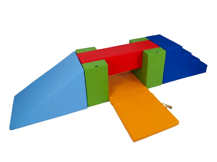 Widok boczny belki duże 120 × 30 × 30 cm z zestawu piankowego, stabilne boki i materiał z powłoką PCV