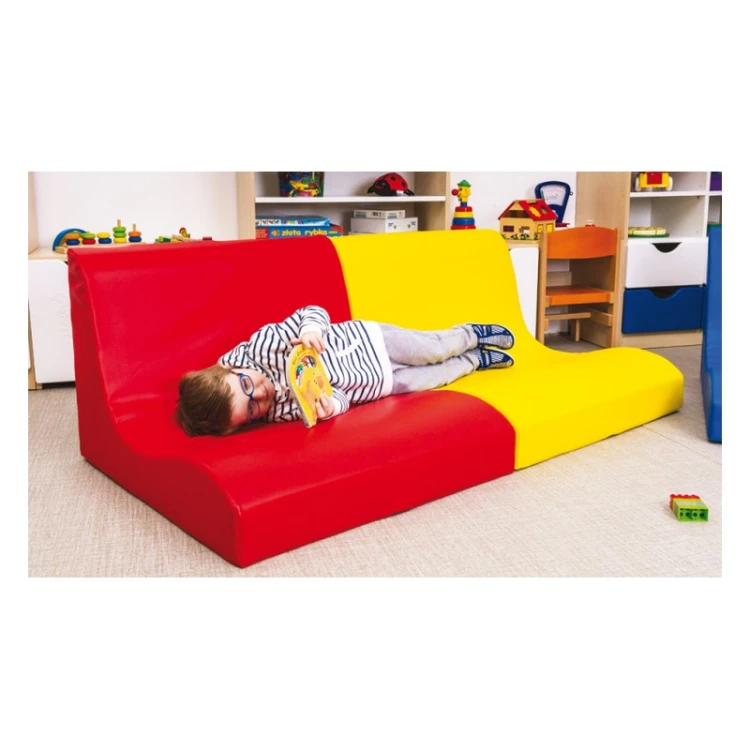 Ujęcie fotela SOFT Relax w kontekście kącika relaksu w przedszkolu; pokazuje rozmiar i ergonomię siedziska