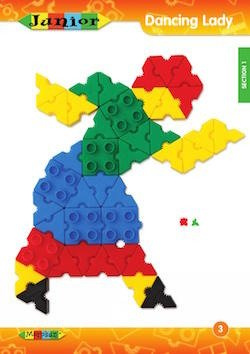 Zbliżenie na numerowane kroki i ilustracje pomagające dzieciom od 4 lat samodzielnie zbudować modele według instrukcji Morphun Junior.