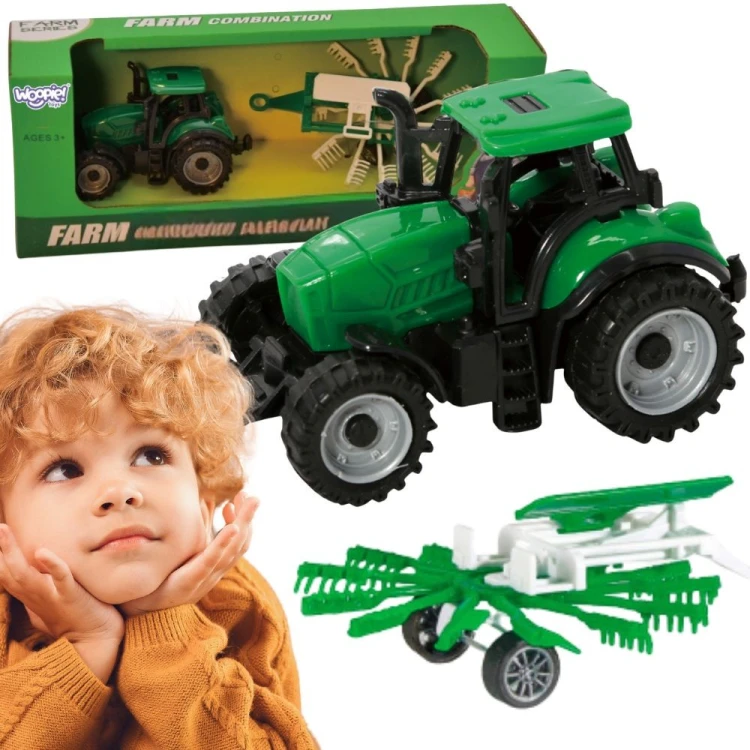 Woopie Traktor Rolniczy ze zgrabiarką — widok całego pojazdu na neutralnym tle, kolorowe detale
