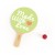 Ręka trzymająca rakietkę Paddle Ball — demonstracja użytkowania gry zręcznościowej CLASSIC WORLD w akcji