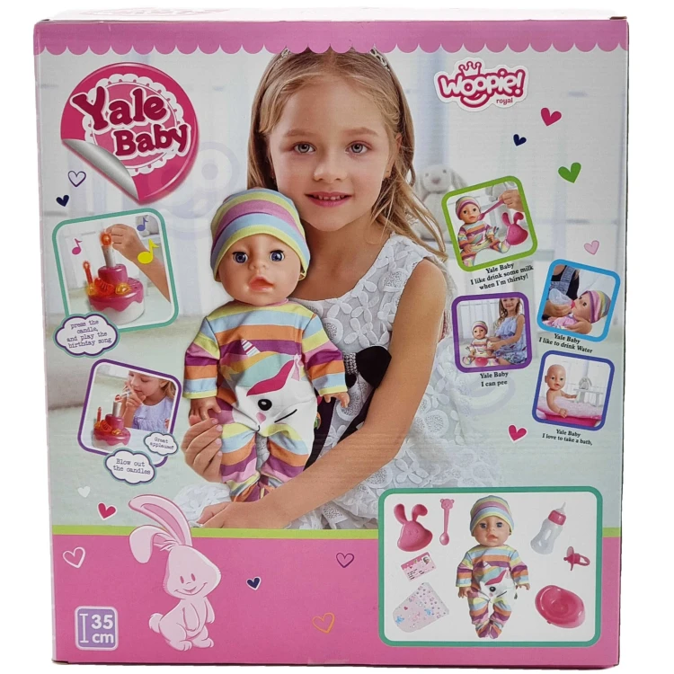 Widok całej sylwetki lalki WOOPIE Mała Zosia 35 cm — pełna stylizacja, fryzura i ułożenie sukienki
