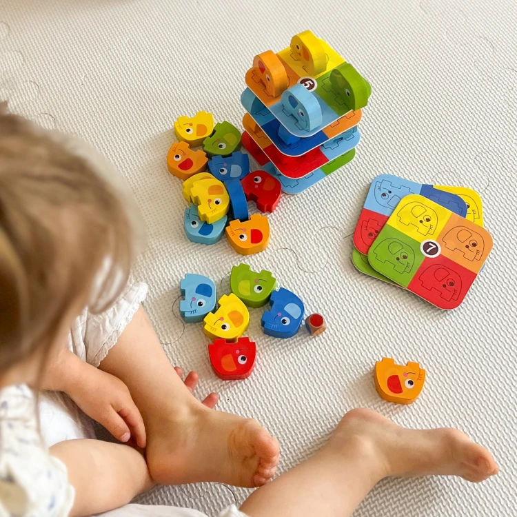 Widok z góry na planszę gry Słonik na Słoniku WOOPIE GREEN — elementy i kolorystyka