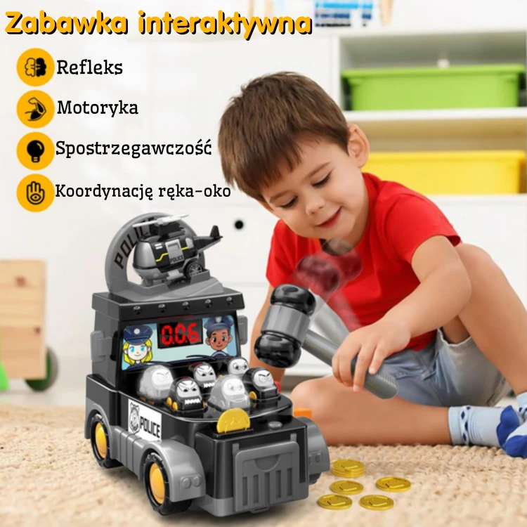 Widok z góry na wóz policyjny i otwarte pole gry — elementy do wbicia w zestawie WOOPIE 48