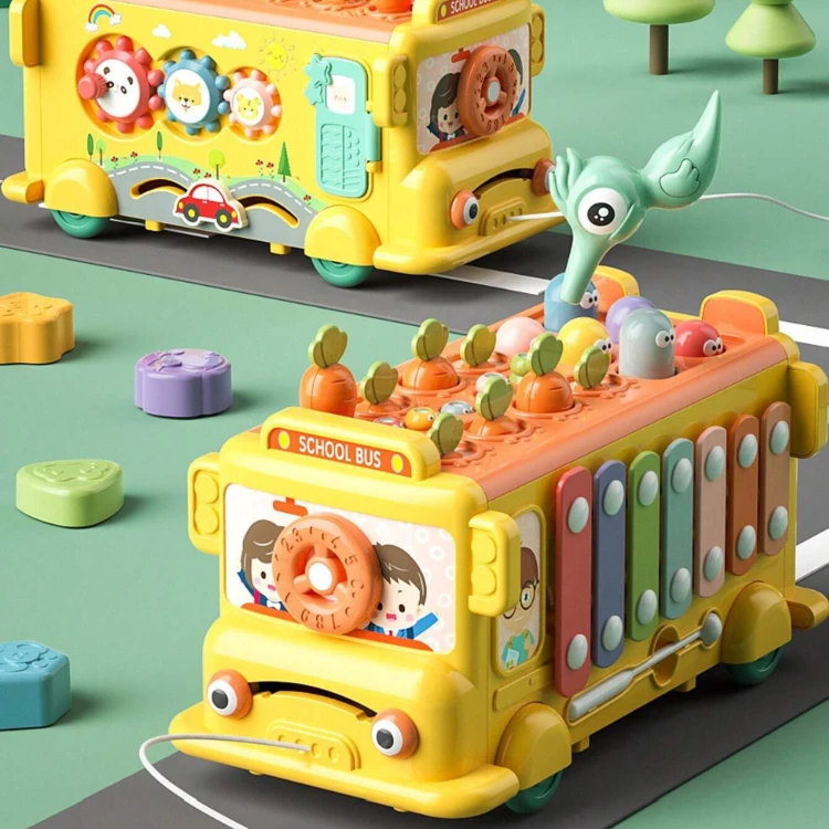 Kolorowe elementy do układania obok autobusu — proste kształty wspierające rozwój motoryki WOOPIE BABY