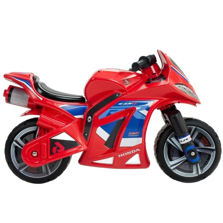 Jeździk biegowy INJUSA Honda CBR Fireblade w scenie użytkowania — pokaz siedzenia i ergonomii prowadzenia
