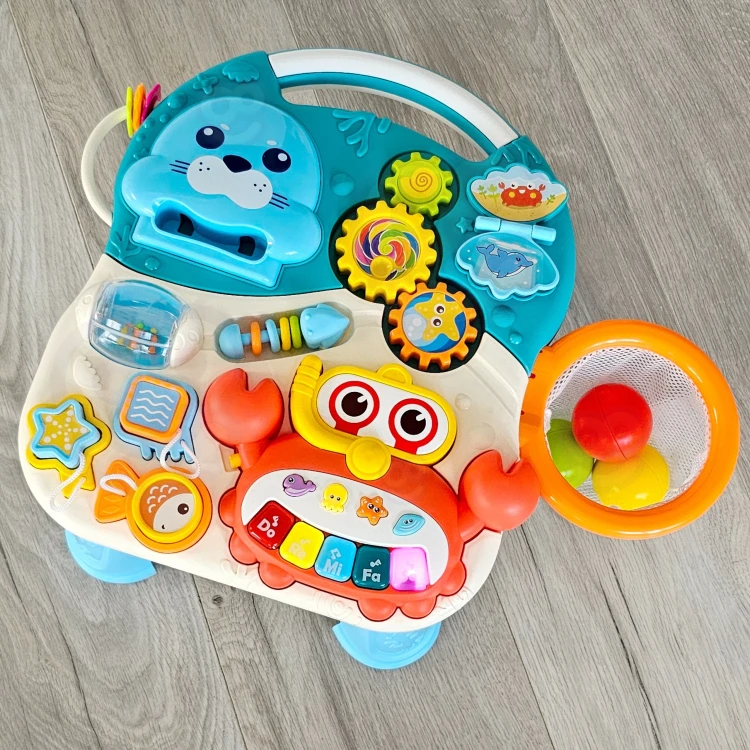 Zbliżenie na kierownicę i elementy sterujące pchacza — ergonomia i wygląd WOOPIE BABY 88