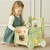Widok z boku — odkręcane koła pchacza i drewniany uchwyt w konstrukcji kuchni CLASSIC WORLD