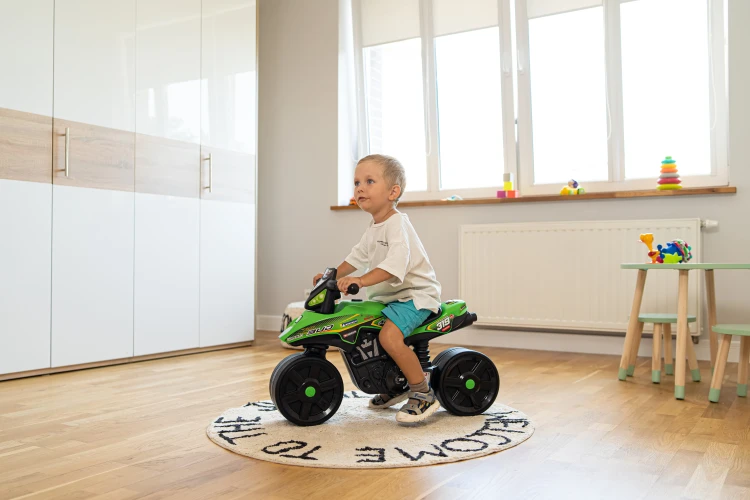 Siedzisko i podpórka jeździka Racing FALK — wygodne dla malucha od 1 roku, antypoślizgowa powierzchnia