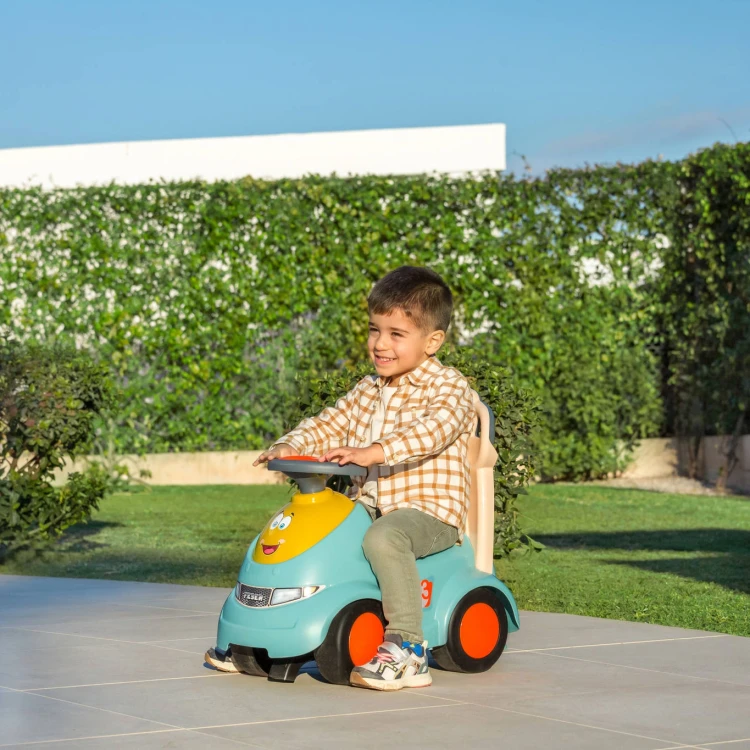 Zbliżenie na zestaw kół CASUAL PUSH N'GO — mechanizm skrętu, łożyska i stabilne opony w detalu