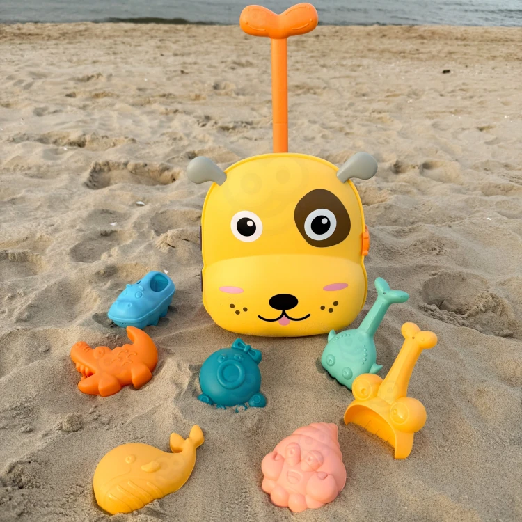 Kolorowe foremki i kształty piaskowe z zestawu WOOPIE 3w1 — detale tworzące zabawę na plaży lub w ogrodzie
