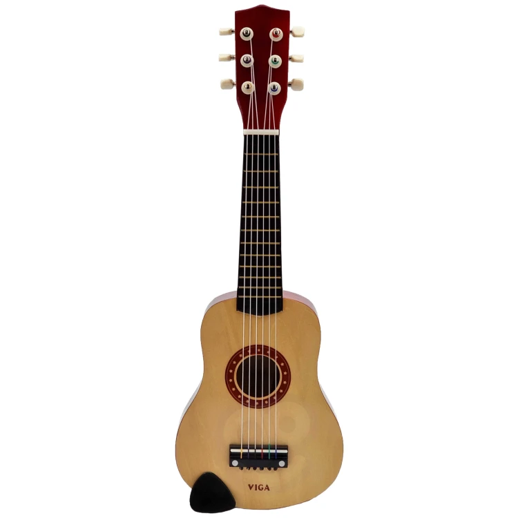 Zbliżenie główki z mechanikami i 6 strunami na drewnianej gitarze 21 cali marki 89