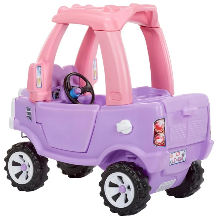 Zbliżenie na kierownicę i deskę rozdzielczą jeździka Cozy Coupe Truck LITTLE TIKES, wyraźne detale elementów sterujących.
