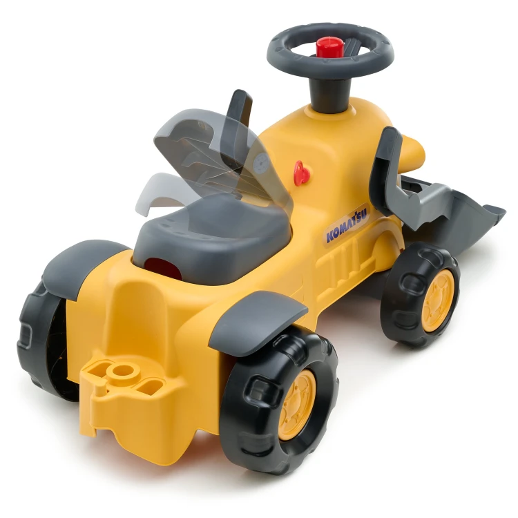 Traktor FALK Komatsu z załadowaną przyczepą — przykładowe użycie podczas zabawy w ogrodzie lub na piasku