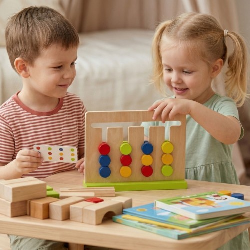 Widok z góry na planszę Układanka na Czas TOOKY TOY — ułożone kolorowe pola i wzory