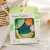 Gryzak sensoryczny EKO — widok z boku pokazujący kolorowe elementy dotykowe i wygodny chwyt dla małych rączek