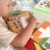 Widok planszy z ułożonymi figurami Puzzle Tangram TOOKY TOY — przykładowe wzory do odtworzenia