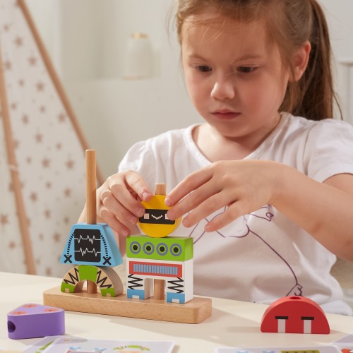 Zestaw rozłożony na blacie — drewniane klocki i elementy robotów VIGA w komplecie 8 elementów