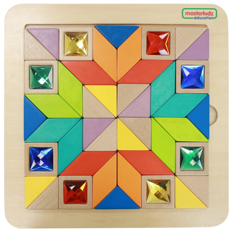 Elementy mozaiki ułożone w geometryczne wzory — pokaz możliwości układanki do nauki kształtów