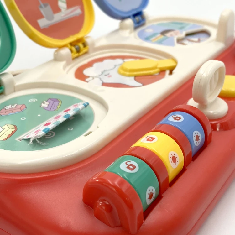 Detale elementów WOOPIE BABY 88 — koraliki, przekładki i łączenia widoczne z bliska, staranne wykończenie elementów